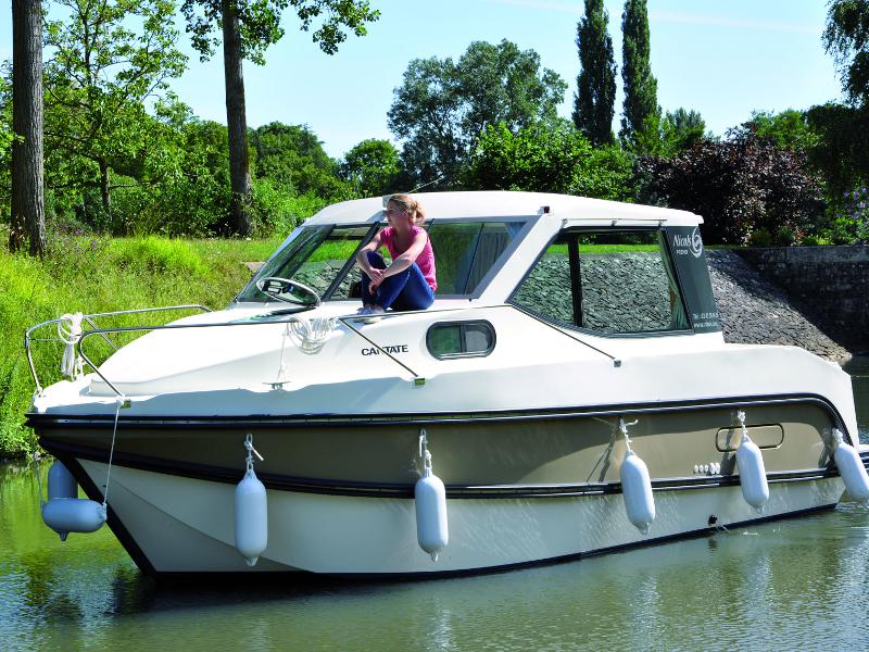 Book yachts online - motorboat - Sedan Primo - COLIBRI - rent