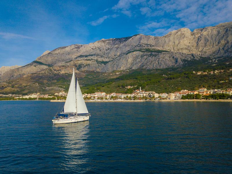 Book yachts online - sailboat - Bavaria 40 Cruiser - &quot;LADY BUTTERFLY&quot; - rent