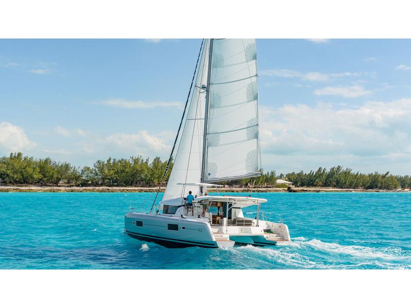Book yachts online - catamaran - Lagoon 42 - Queen Annezia - rent