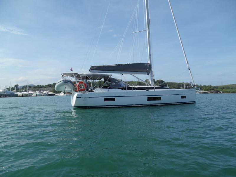 Book yachts online - sailboat - Bavaria - C45 - Southern Star - rent