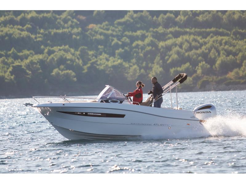 Book yachts online - motorboat - Atlantic Marine Sun Cruiser 690 - Milen - rent