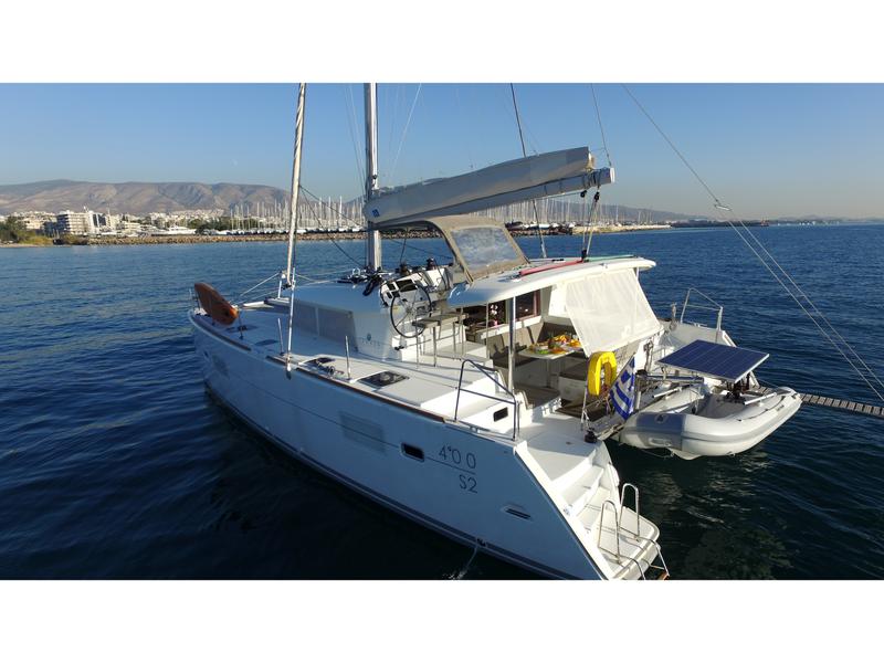 Book yachts online - catamaran - Lagoon 400 S2 - Sailing Blue 4 - Refit 2019 - rent