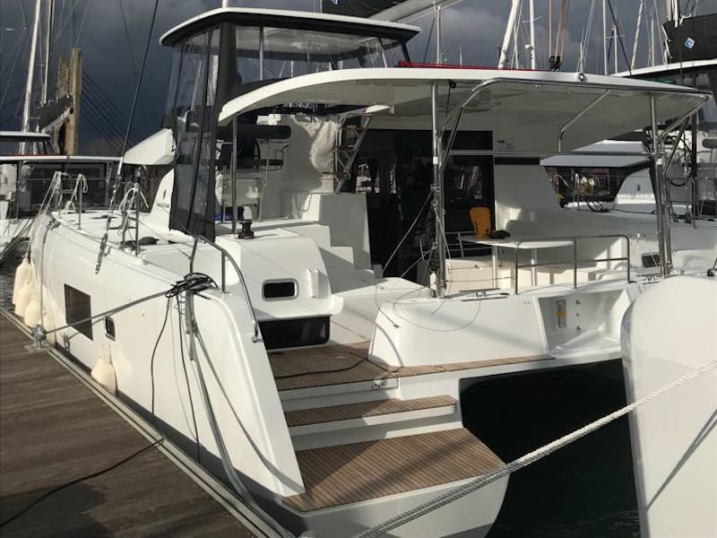 Book yachts online - catamaran - Lagoon 42 (4+2) cb - Claudia - rent