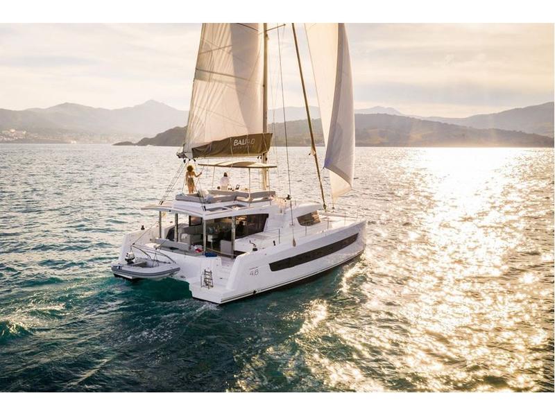 Book yachts online - catamaran - Bali 4.6 (Gen+A/C+WM)** - Moderna - rent