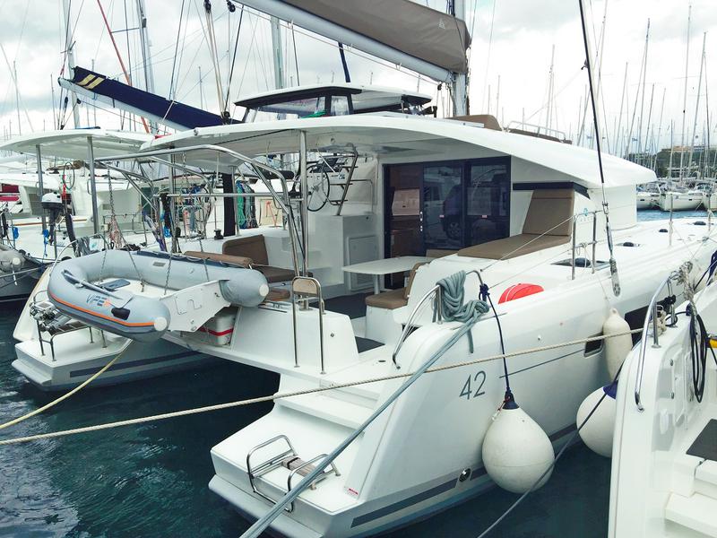 Book yachts online - catamaran - Lagoon 42 - Iris II  (a/c -inverter - solar) - rent