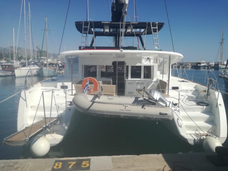 Book yachts online - catamaran - Lagoon 450  Flybridge - Aeolian Dream - rent