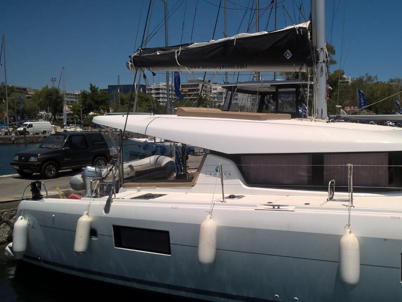 Book yachts online - catamaran - Lagoon 42 - Aeolian Spirit - rent