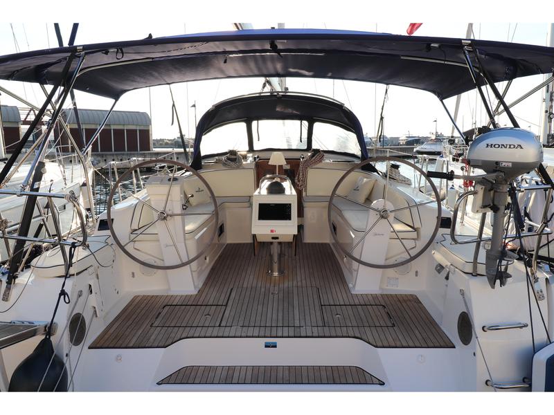 Book yachts online - sailboat - Bavaria Cruiser 46 - Angelofe - rent