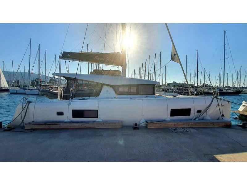 Book yachts online - catamaran - Lagoon 42 (4 dbl / 1 single ) - SWEET NAYA - rent