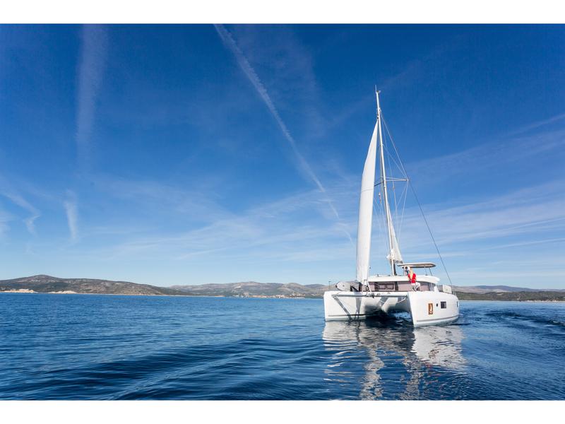 Book yachts online - catamaran - Lagoon 42 - JASMINE 1 - rent