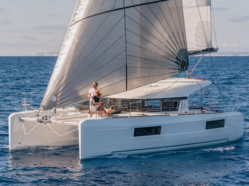 Book yachts online - catamaran - Lagoon 40 - Geo - rent