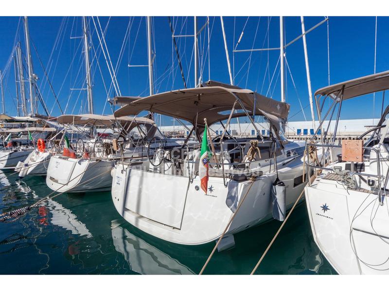 Book yachts online - sailboat - Sun Odyssey 440 - Nantes  - rent