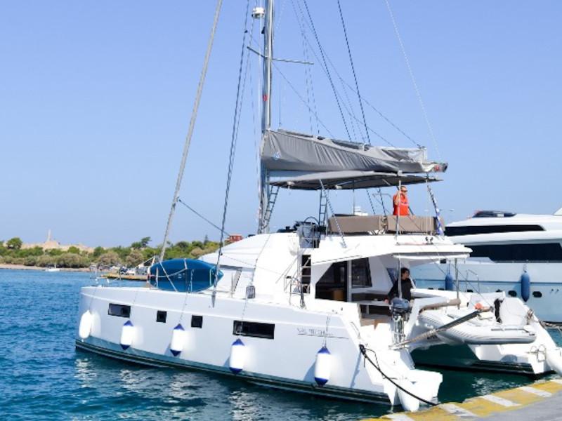 Book yachts online - catamaran - Nautitech 46 Fly - Exhibit A (AC -- Gen --Watermaker) - rent