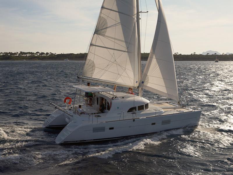 Book yachts online - catamaran - Lagoon 380 - Ploto - rent