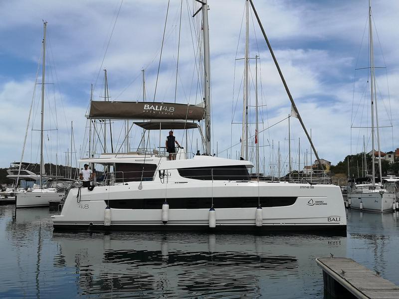 Book yachts online - catamaran - Bali 4.8 - ESTHERA - rent