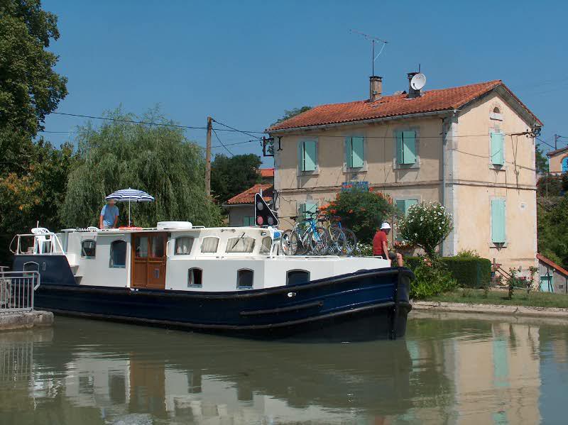 Book yachts online - motorboat - EuroClassic 139 - VL/ Euroclassic 139 - rent