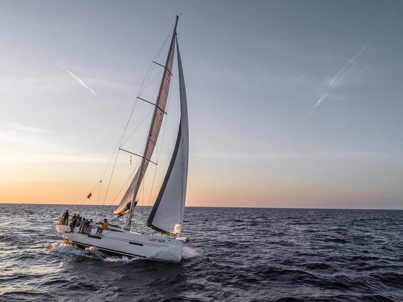Book yachts online - sailboat - More 55 - LADY NOR - rent