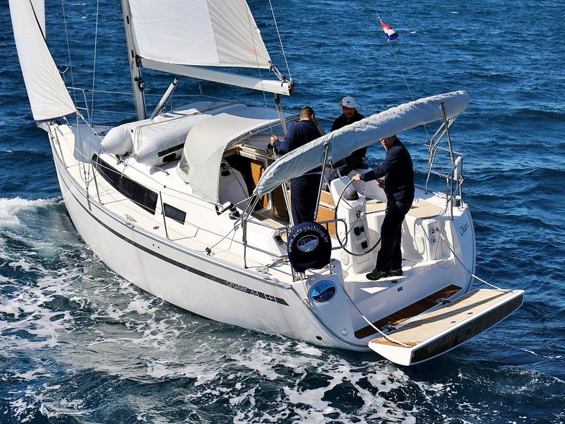Book yachts online - sailboat - BAVARIA C 33 - CHIARA - rent