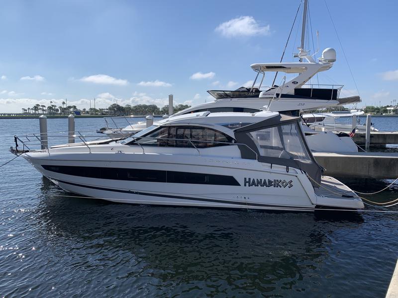 Book yachts online - motorboat - Leader 36 - Hanabikos - rent