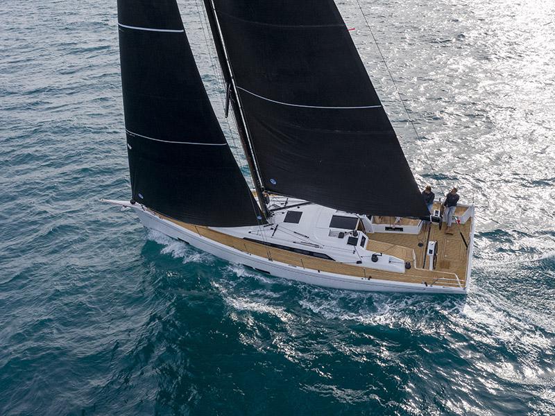 Book yachts online - sailboat - Grand Soleil 44 Performance - NEW 2022! - rent