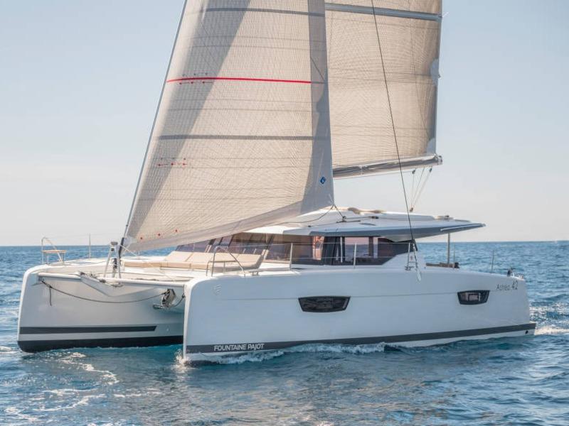 Book yachts online - catamaran - Astréa 42 - Reina - rent