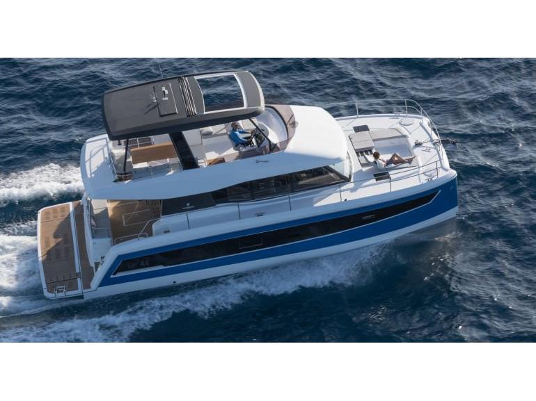 Book yachts online - powercatamaran - MY 5 - Edelweiss - rent