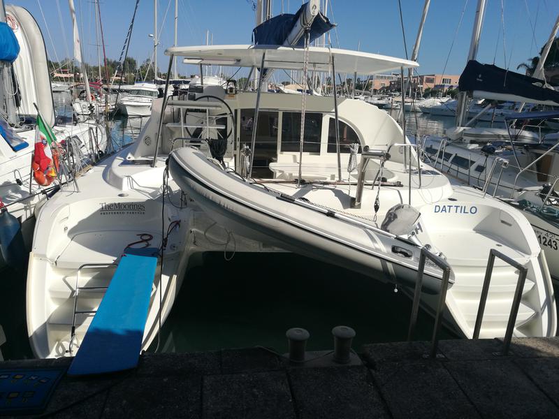 Book yachts online - catamaran - Lagoon 380 - Dattilo - rent