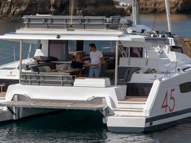 Book yachts online - catamaran - Elba 45 - Free To Be - rent