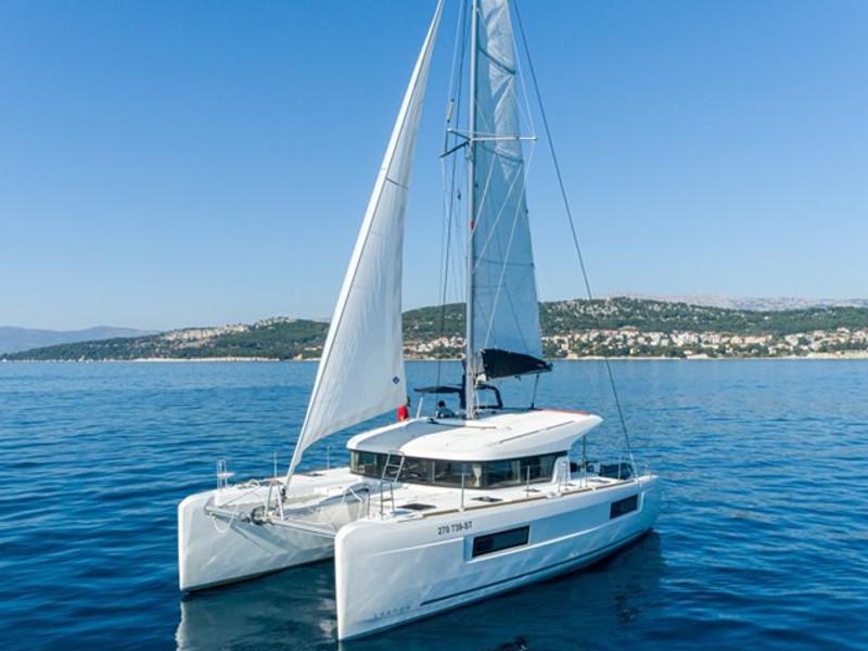 Book yachts online - catamaran - Lagoon 40 - BYE BYE new 2020+AC+G - rent