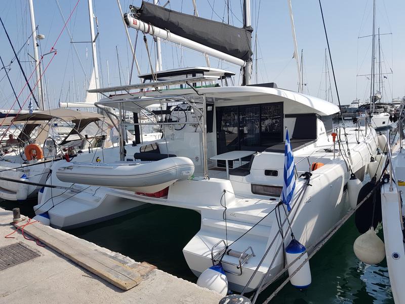 Book yachts online - catamaran - Lagoon 42 - Agia Irini - rent