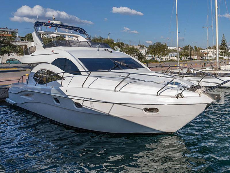 Book yachts online - motorboat - Majesty 50 - Estia Two - rent