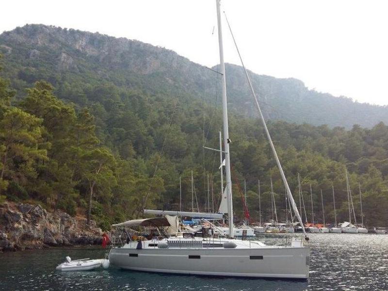Book yachts online - sailboat - Bavaria Cruiser 37 - Almira - rent