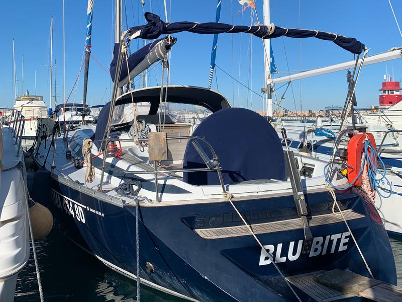Book yachts online - sailboat - Grand Soleil 43 - Blue Bite - rent