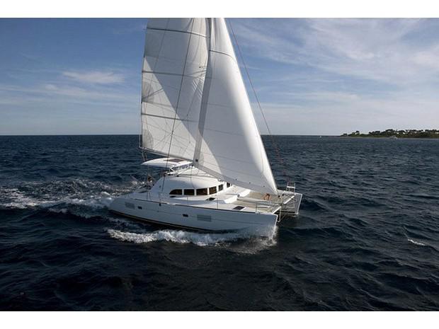 Book yachts online - catamaran - Lagoon 380 S2 - Kiss - rent