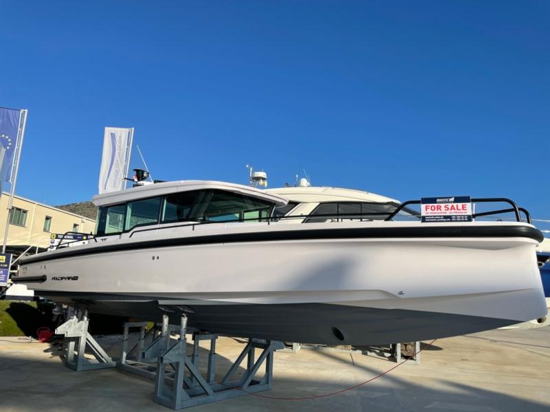 Book yachts online - motorboat - Axopar 37 XC Cross Cabin - KOSI - rent