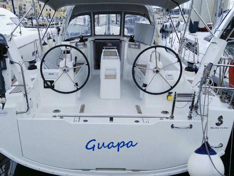 Book yachts online - sailboat - Oceanis 35 - Guapa - rent