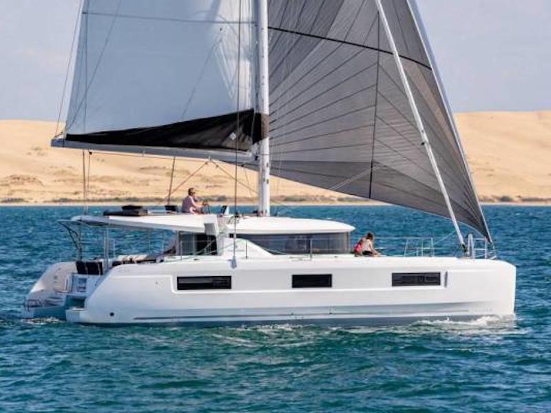 Book yachts online - catamaran - Lagoon 46 - CAVO D' ORO - rent