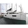 Book yachts online - catamaran - Lagoon 40 - BLUE ANGEL AC salon + generator - rent