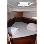Book yachts online - sailboat - Bavaria 37 Cruiser - Hana - rent