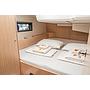 Book yachts online - sailboat - Bavaria C42 - ARUNA - rent